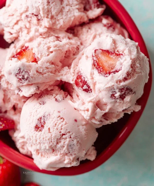 Homemade Strawberry Ice Cream